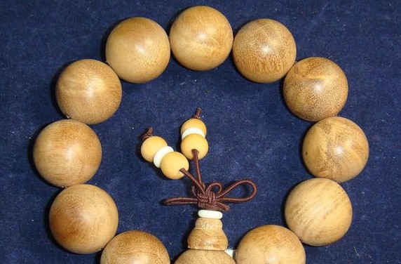 木质佛珠手串,佛珠手串用什么木质最好