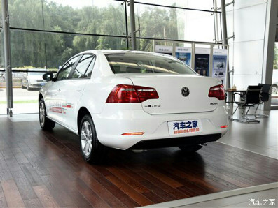 老王买了宝来,老李说老王傻了不买全新宝来,我们来比较下哪款好