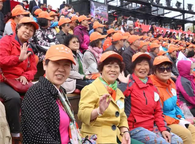 开江鱼美食节松花湖,吉林市品尝开江鱼美食宣传视频