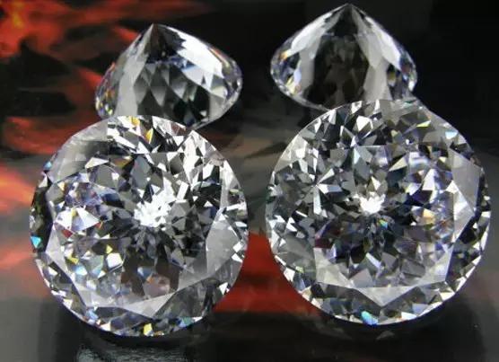 没有放大镜怎样辨别碧玺真假,怎么判断天然水晶和人工水晶