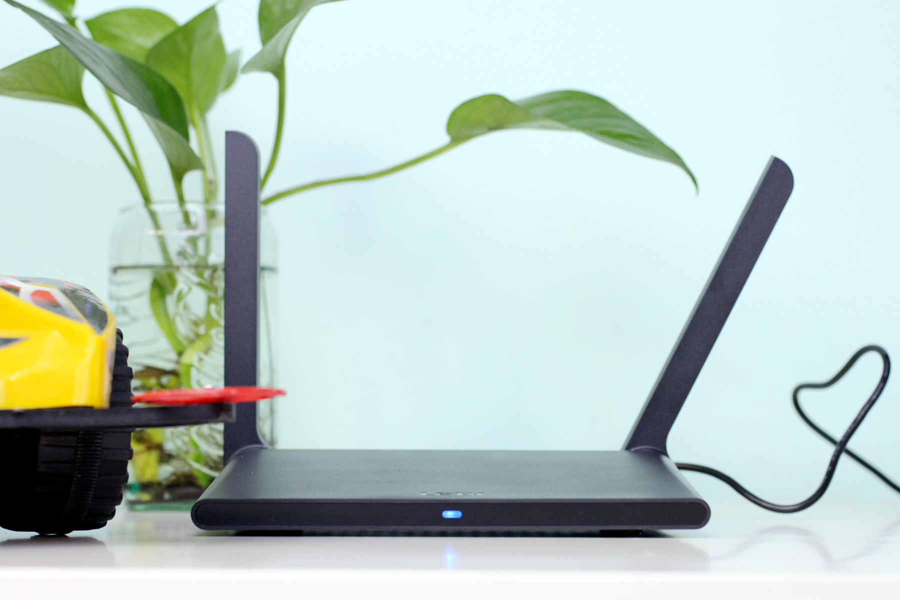 同价位路由器选华硕好还是tp,百元路由器和百元路由器哪个好