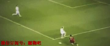 十大经典弧线进球,足坛十大弧线进球视频