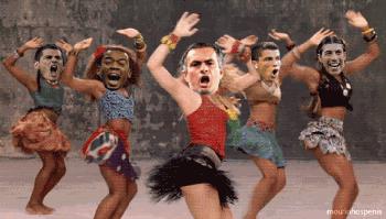 GIF-幸运女神的微笑！躺着也能进球！