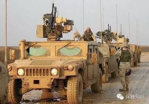 军用悍马和普通悍马做对比,军用悍马和民用悍马