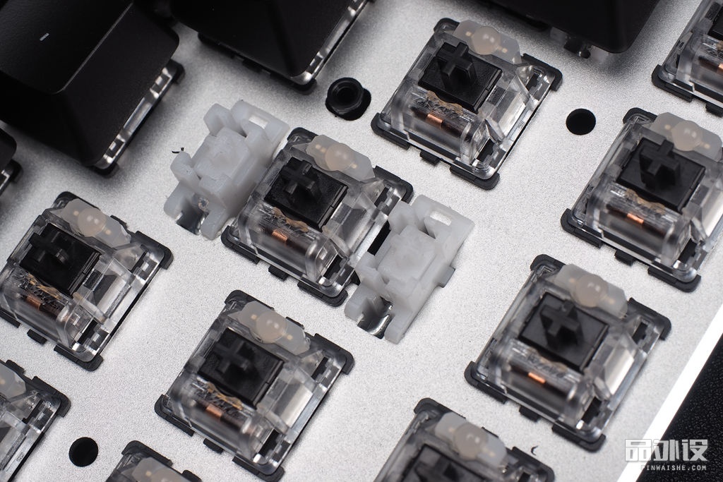 黑爵极客ak33怎么连接电脑,极氪黑爵背光键盘ak33怎么开灯