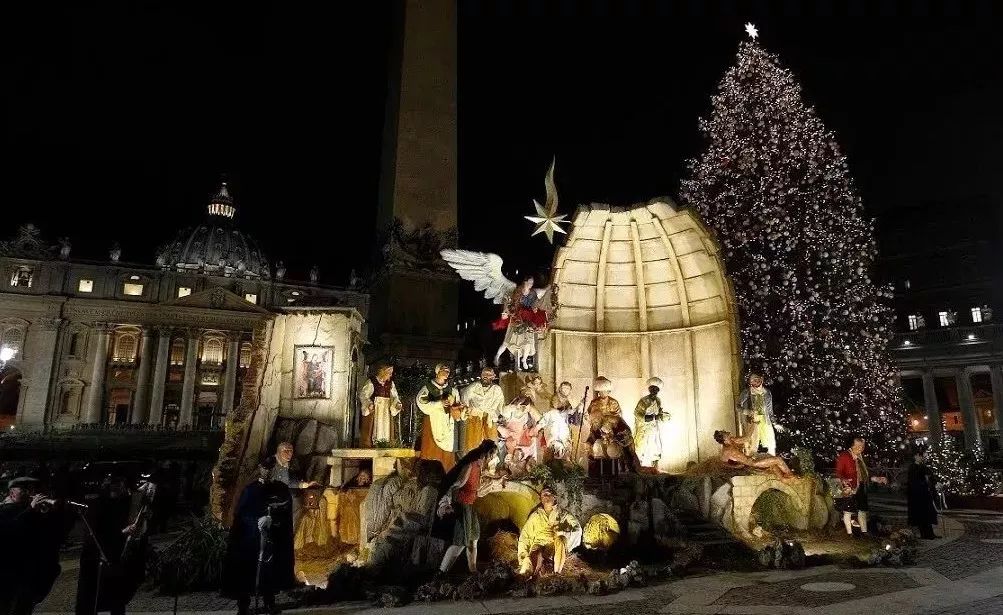 纽约大都会博物馆圣诞树,世界上最大的圣诞树是什么样子