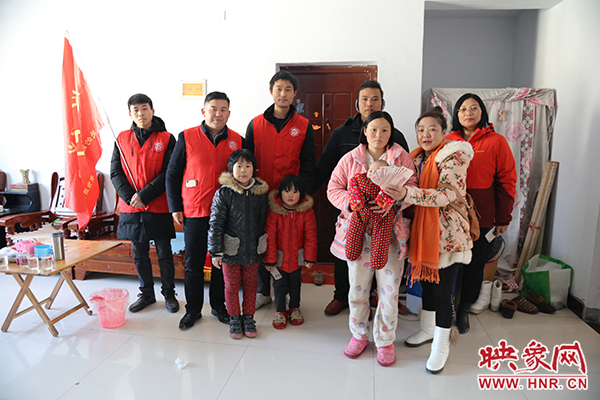 爱心志愿者协会慰问贫困儿童,爱心公益协会慰问老人