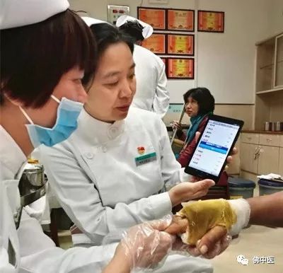 「便民」骨科门诊护士换药室添自助叫号机，患者就医体验棒棒哒！