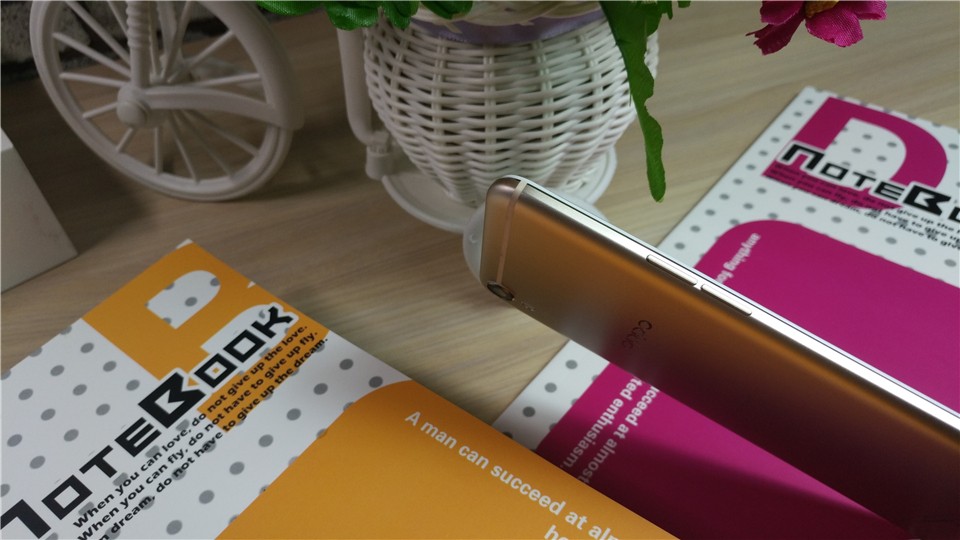 明明可以靠颜值偏偏你要拼实力,明明能靠脸偏偏拼才华