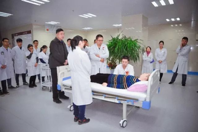 良师丨裴晓华：不忘初心，砥砺前行，开中医外科教育之新花