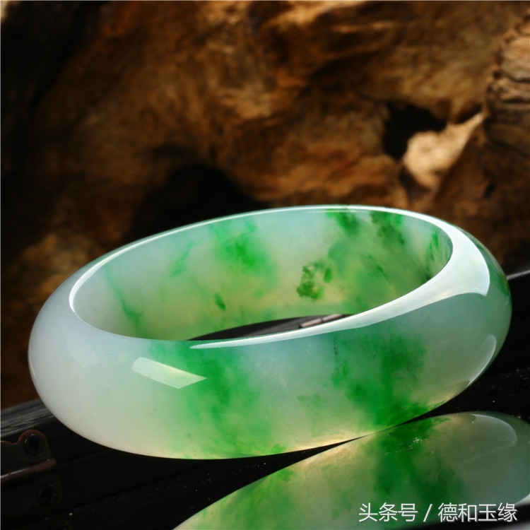 翡翠的收藏价值及升值空间,观唐翡翠值得购买吗