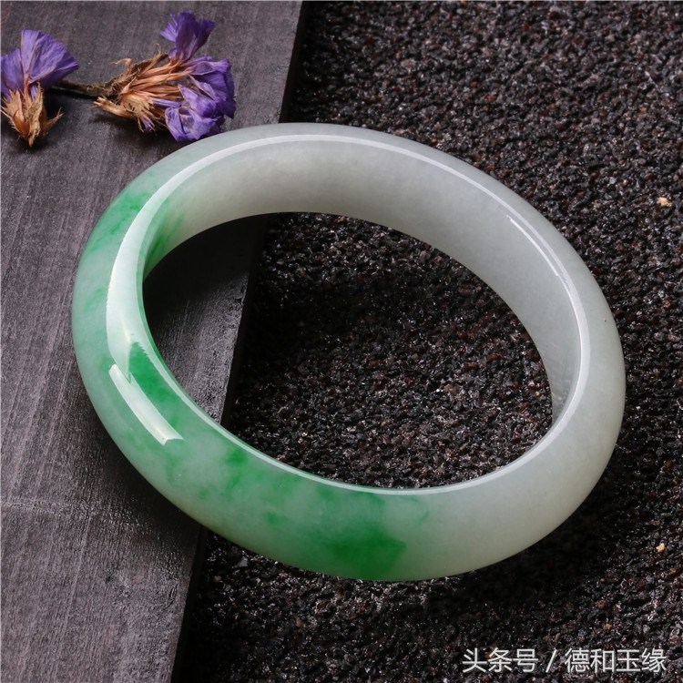 翡翠的收藏价值及升值空间,观唐翡翠值得购买吗