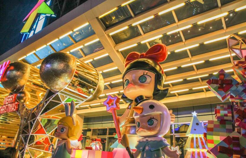 圣诞节热恋生活日记,开着轩逸陪女朋友搜集北京的圣诞树