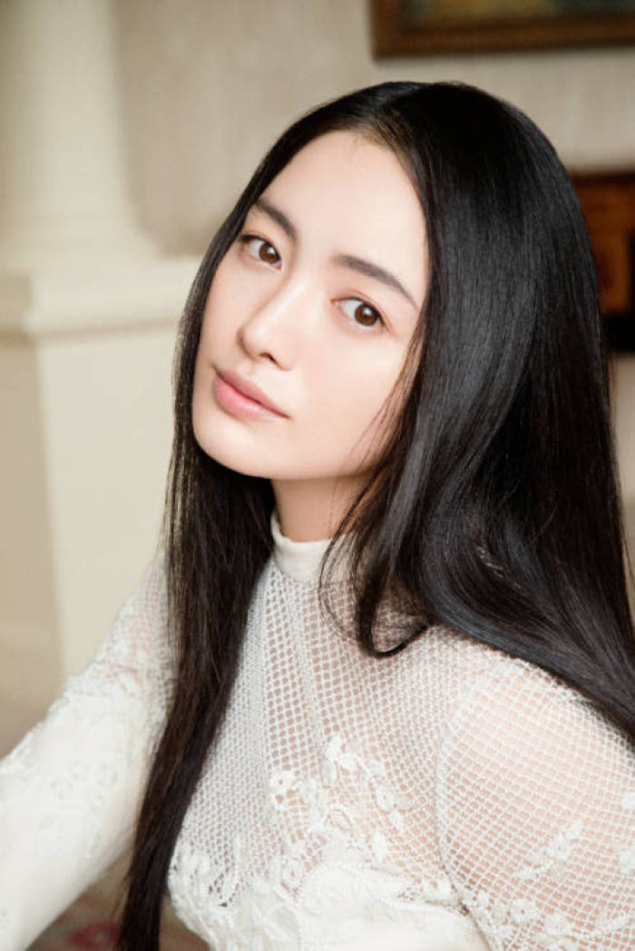 日本恐怖电影中的恐怖女鬼合集,日本恐怖片满脸流血微笑的女鬼