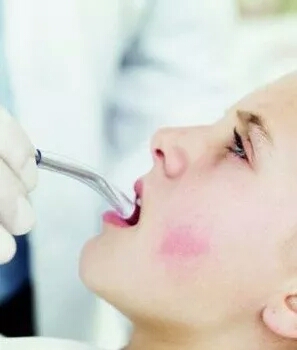 智齿有点轻微发炎怎么办,智齿发炎肿痛张不开嘴治疗过程