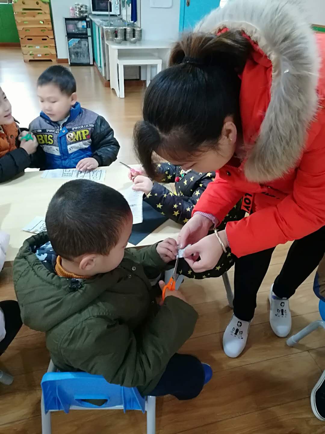 家长助教课文明礼仪幼儿园,家长助教幼儿园美术