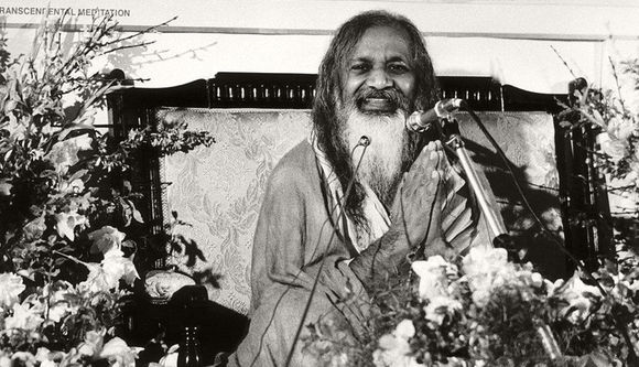 披头士的“精神导师”：他靠明星“上位”，令美国政府拨款鼓励公务员修炼