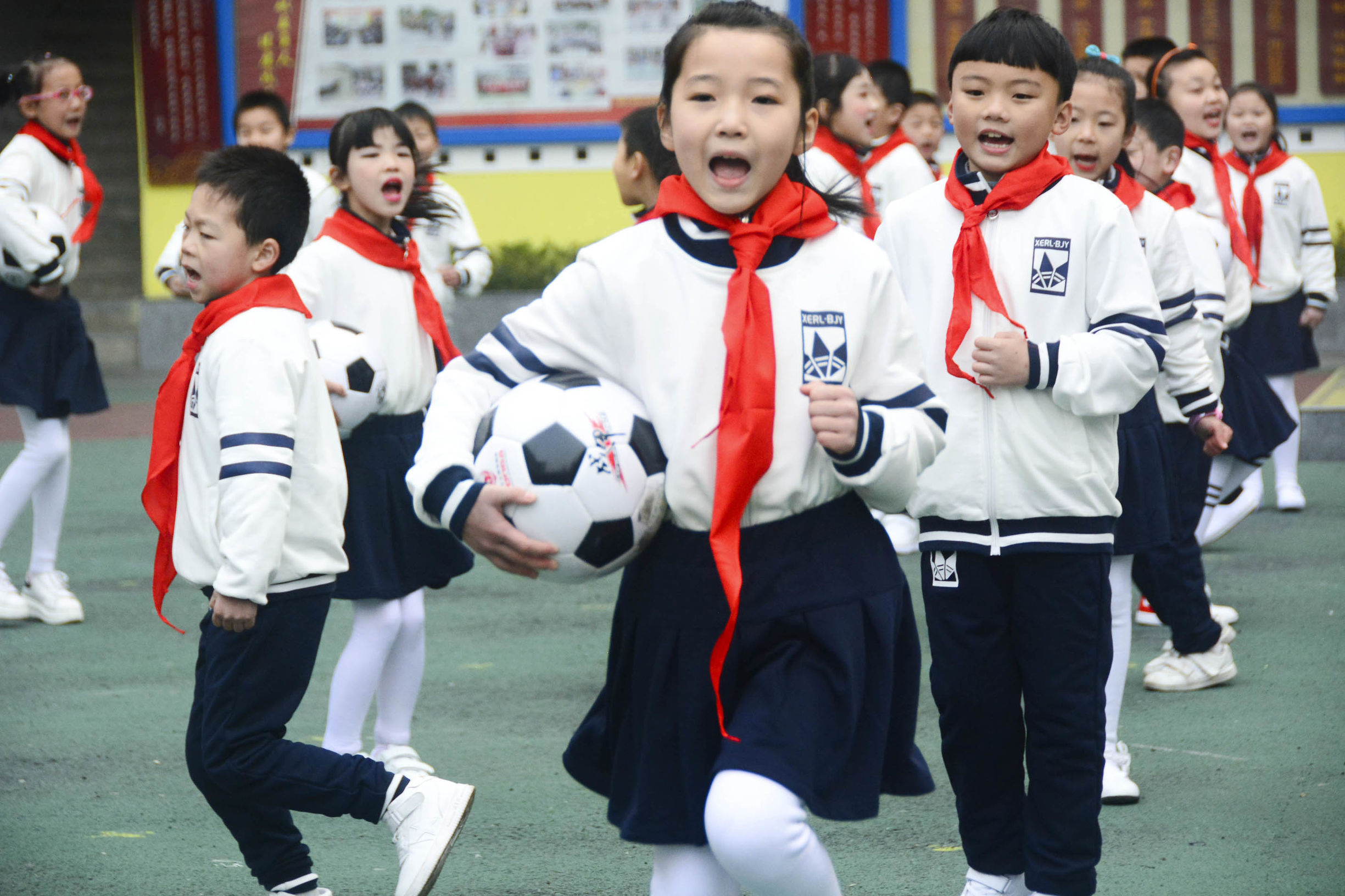 红山区第17小学足球啦啦操,三小校运会啦啦操