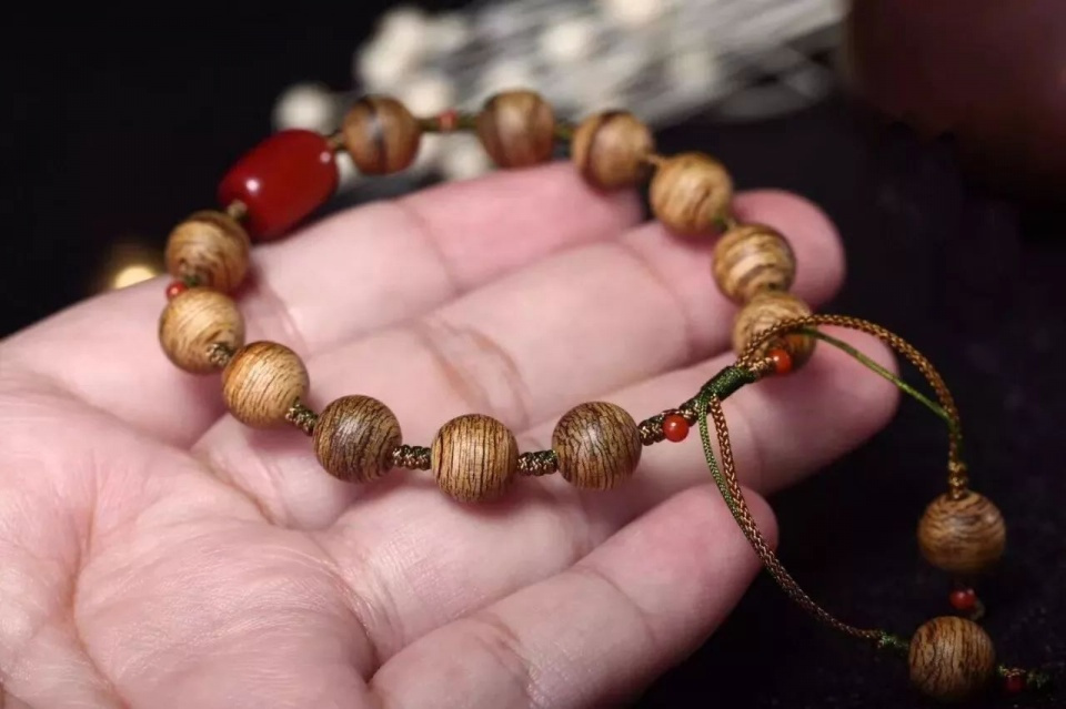 新手小叶紫檀手串如何盘玩保养,小叶紫檀手串如何重新盘玩