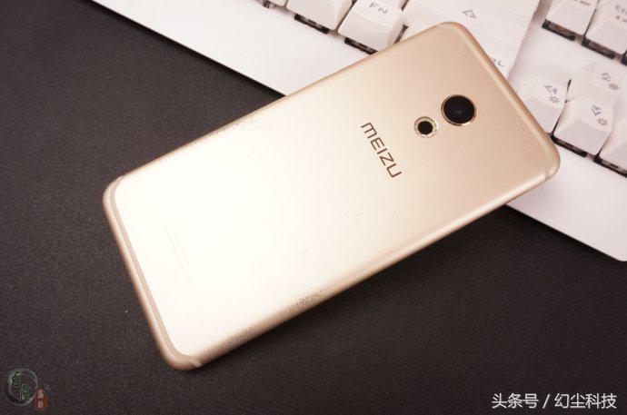 给手机换电池需要撬开屏幕排线吗,给手机换电池要更换后盖吗