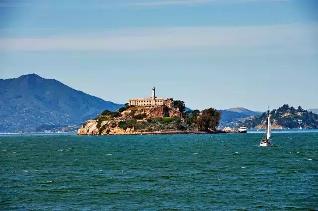 总有一个人在远方成为你的期待,每个人的内心都有一些想去的远方