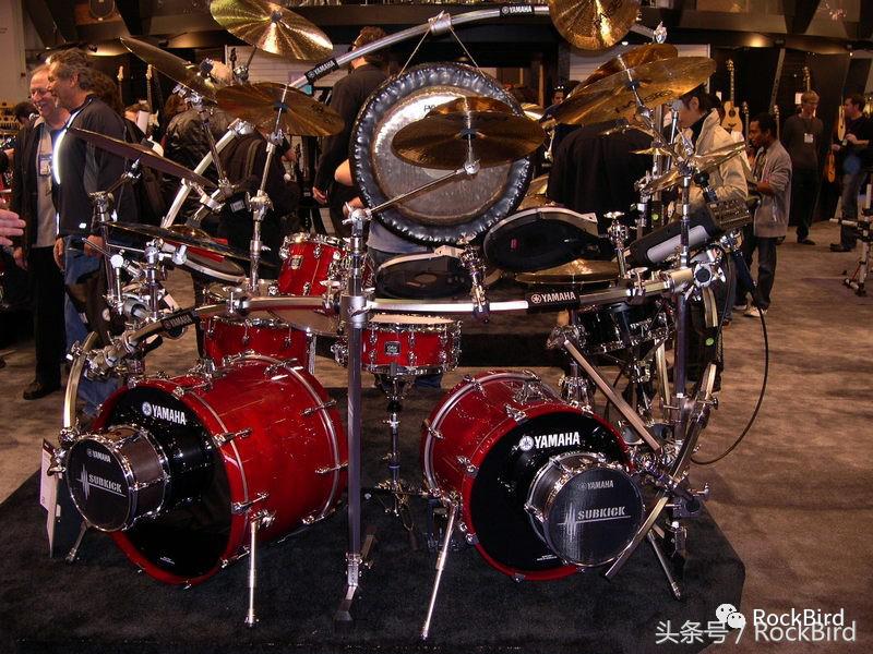 李宇春打鼓,易烊千玺演唱会打鼓