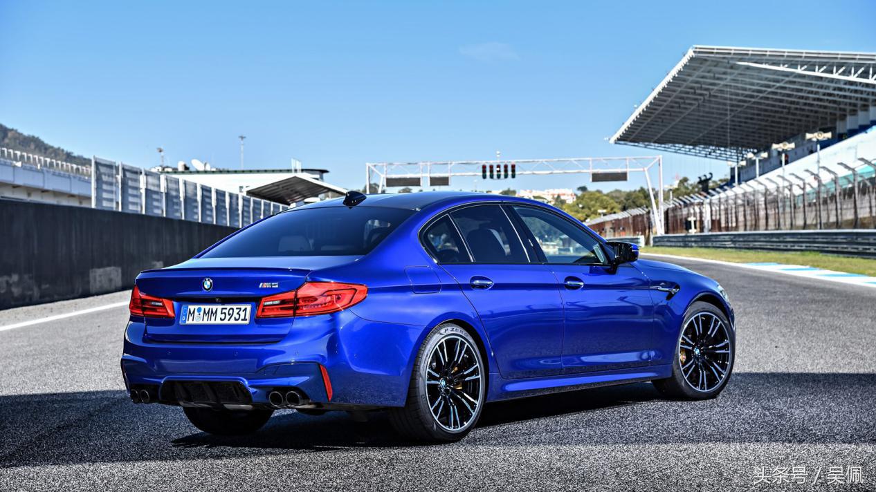 新m5后驱版值得买吗,新m5后驱和四驱对比