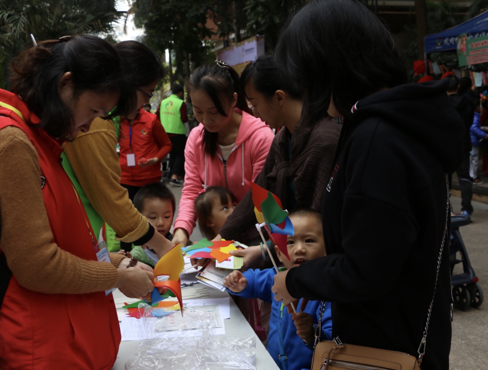 老公老婆被别人打,老公被老婆打的不敢还手
