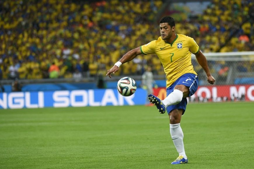 最帅的足球运动员c罗,世界第一身价足球运动员c罗