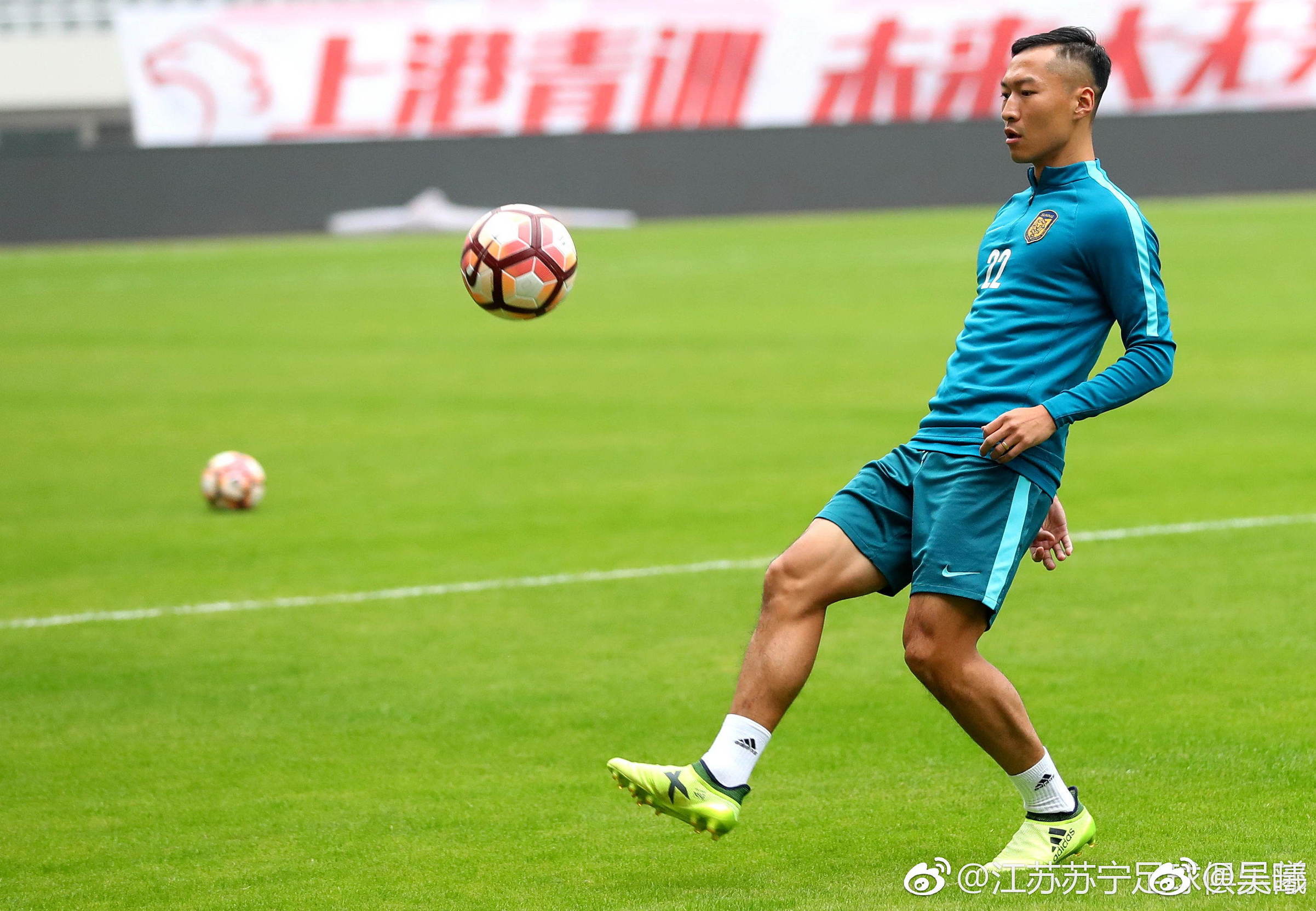 苏宁惊艳写真照,苏宁队长吴曦视频