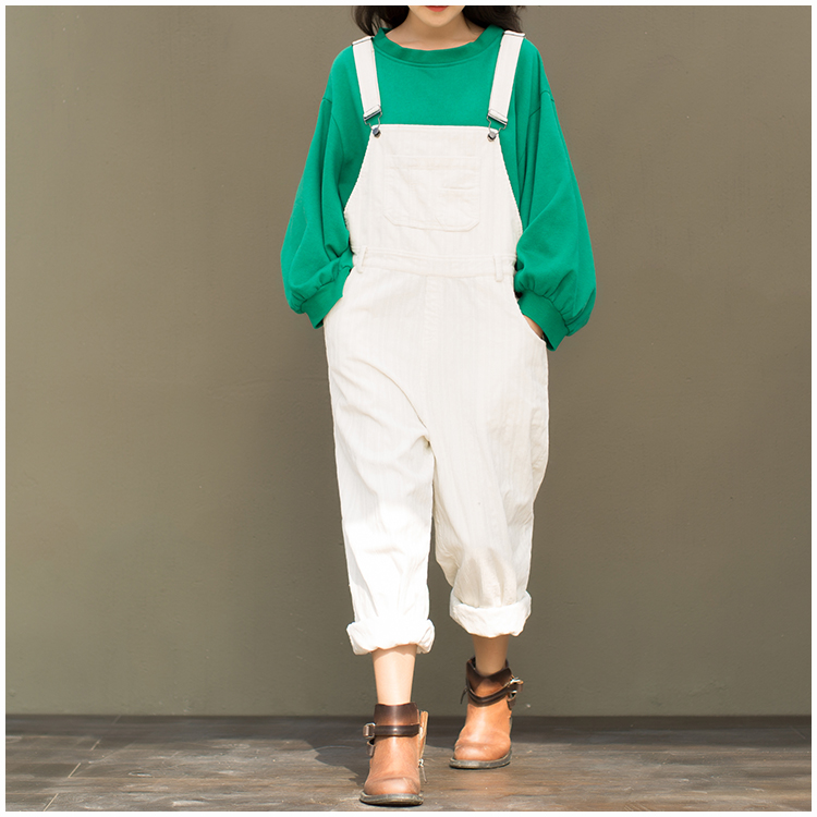 灯芯绒减龄没毛病,但是……设计师,你的心里就没点b数吗?