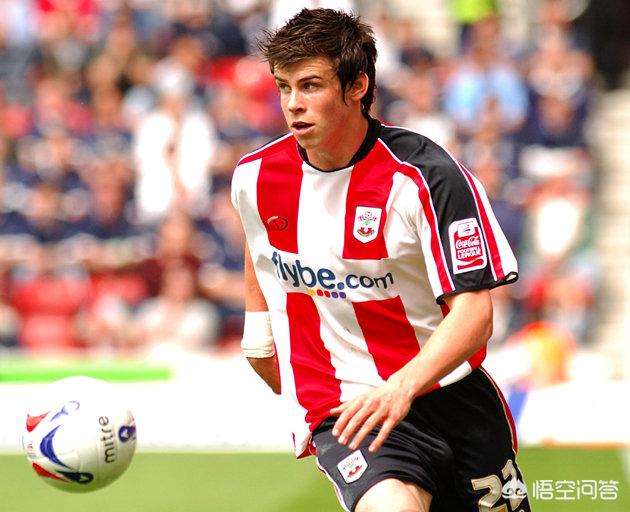 足球史上,有哪些球员通过转型或者改变位置重获新生?