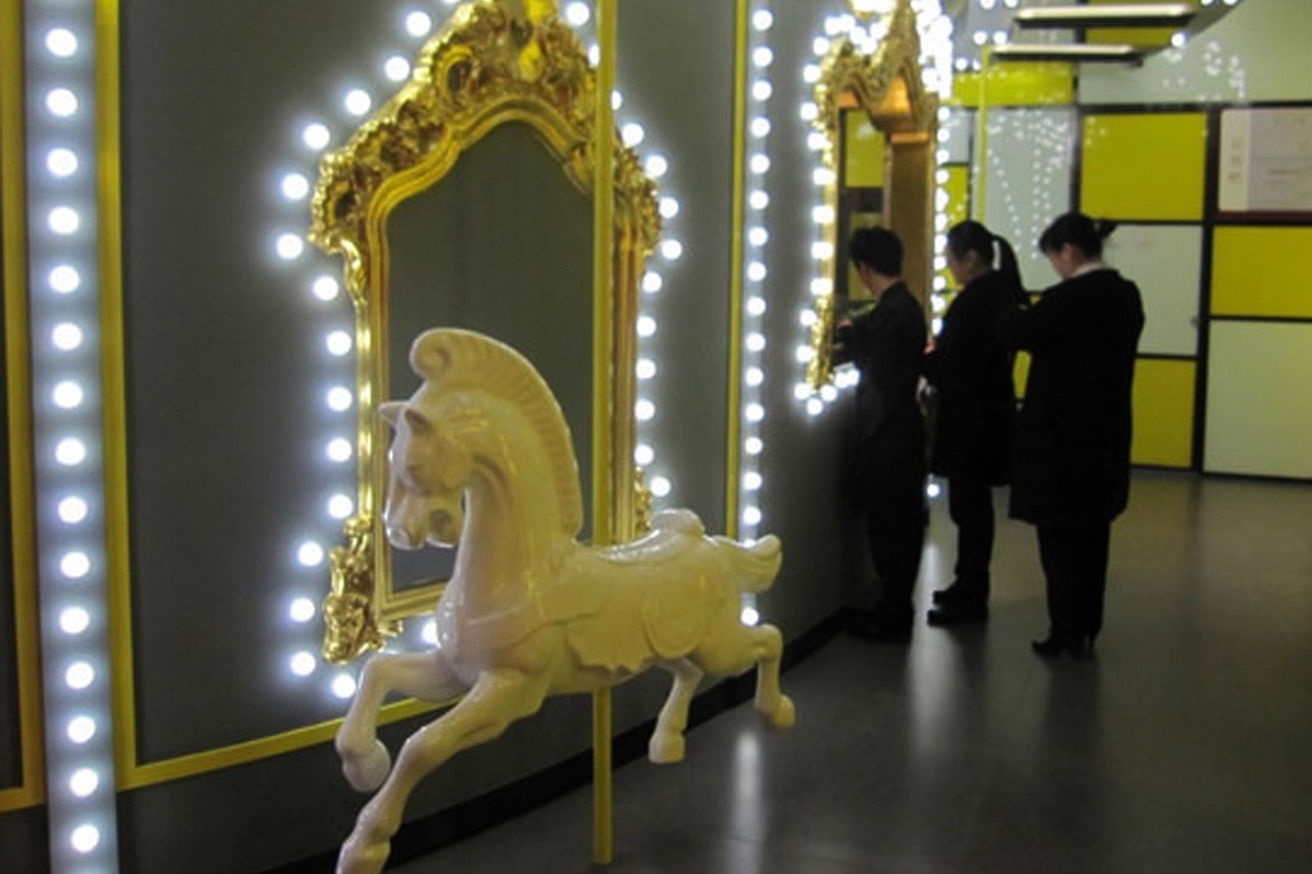 以“毒药”走红的餐厅：我是这样让顾客抢着为创意掏钱的