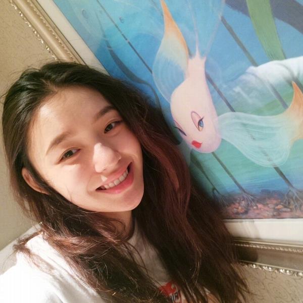 林允素颜机场照,林允素颜护肤品