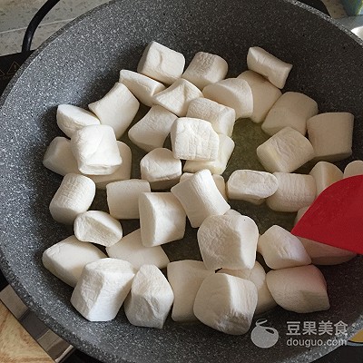 美的fun烤箱使用视频,制作超快手的网红雪花酥