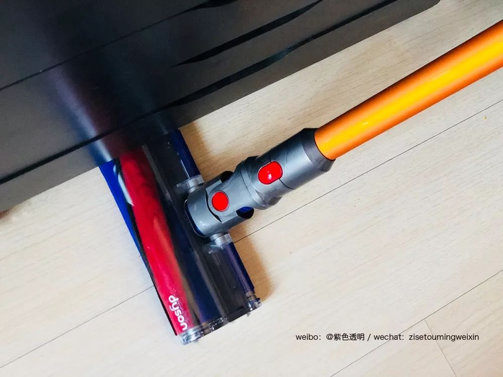 戴森吸尘器v8灰尘盒不顺滑,戴森v7吸尘器吸不起来灰尘