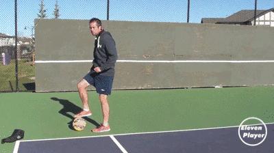 足球传球初级训练方法少儿,足球初学者教学传球