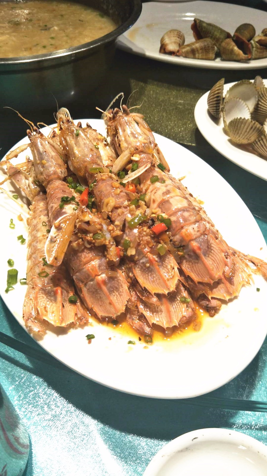 三亚清水湾海滩美食攻略,海南清水湾疍家新村鱼排午餐