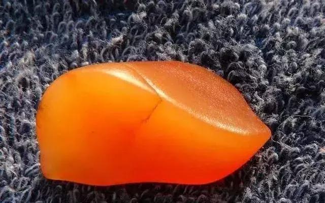 金丝玉到底有没有价值啊,金丝玉这几年为什么那么便宜