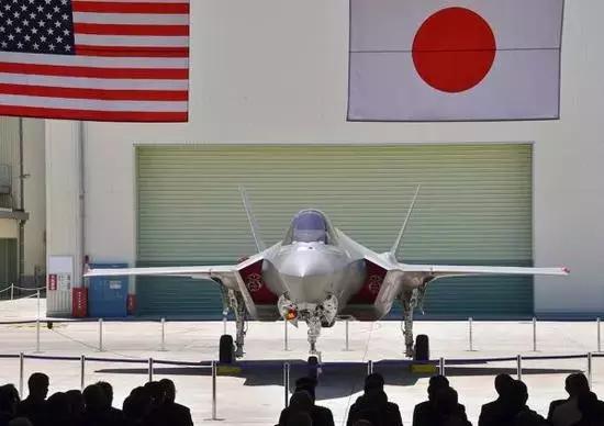 新年首场记者会再提修宪安倍到底几个意思?