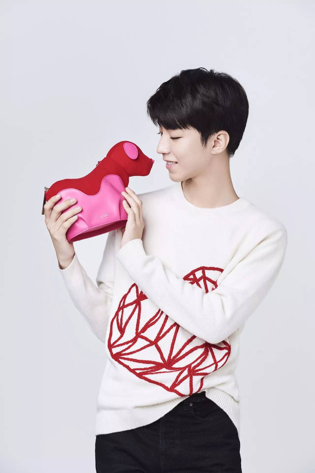 王俊凯用什么色号的口红,王俊凯同款什么牌子的口红