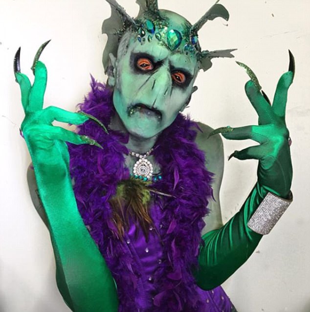 英国奇葩伪娘化妆大师：每天变换风格356天不重样