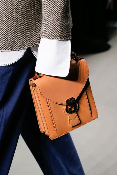 招桃花很灵的物品,招财招桃花包包