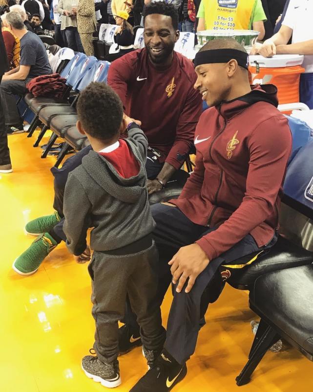 韦德詹姆斯全场空接,韦德詹姆斯季后赛