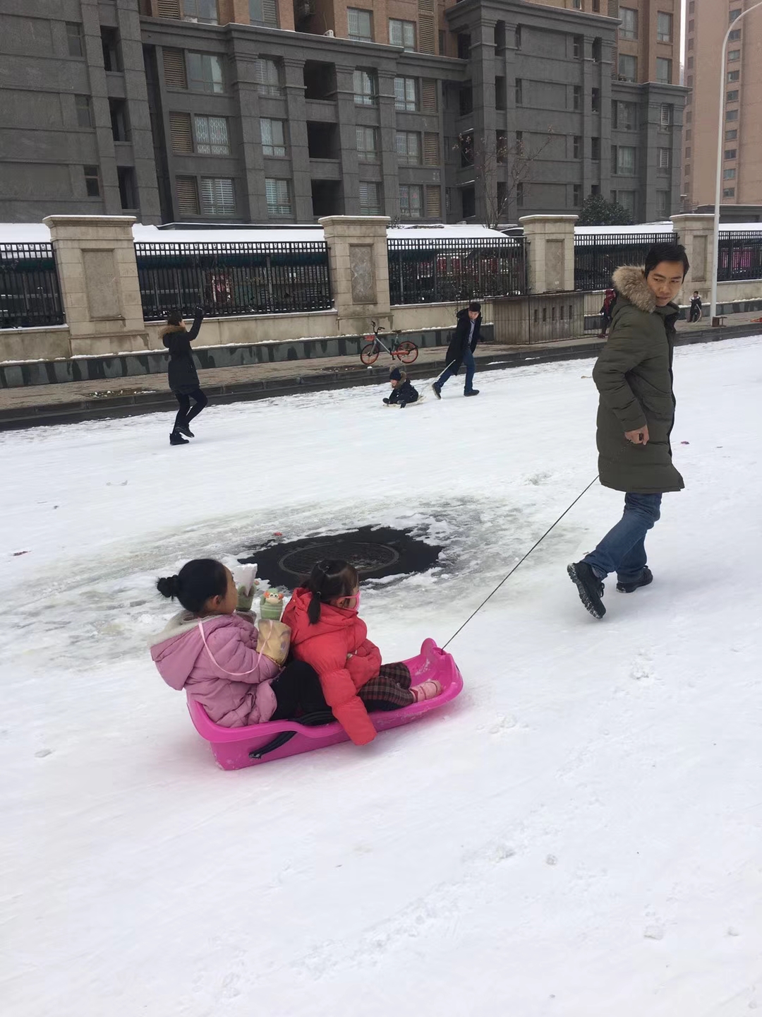 滑雪场滑雪装备有哪些,滑雪场地的滑雪工具