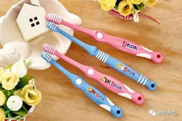 含氟牙膏和不含含氟牙膏区别,含氟牙膏安全吗