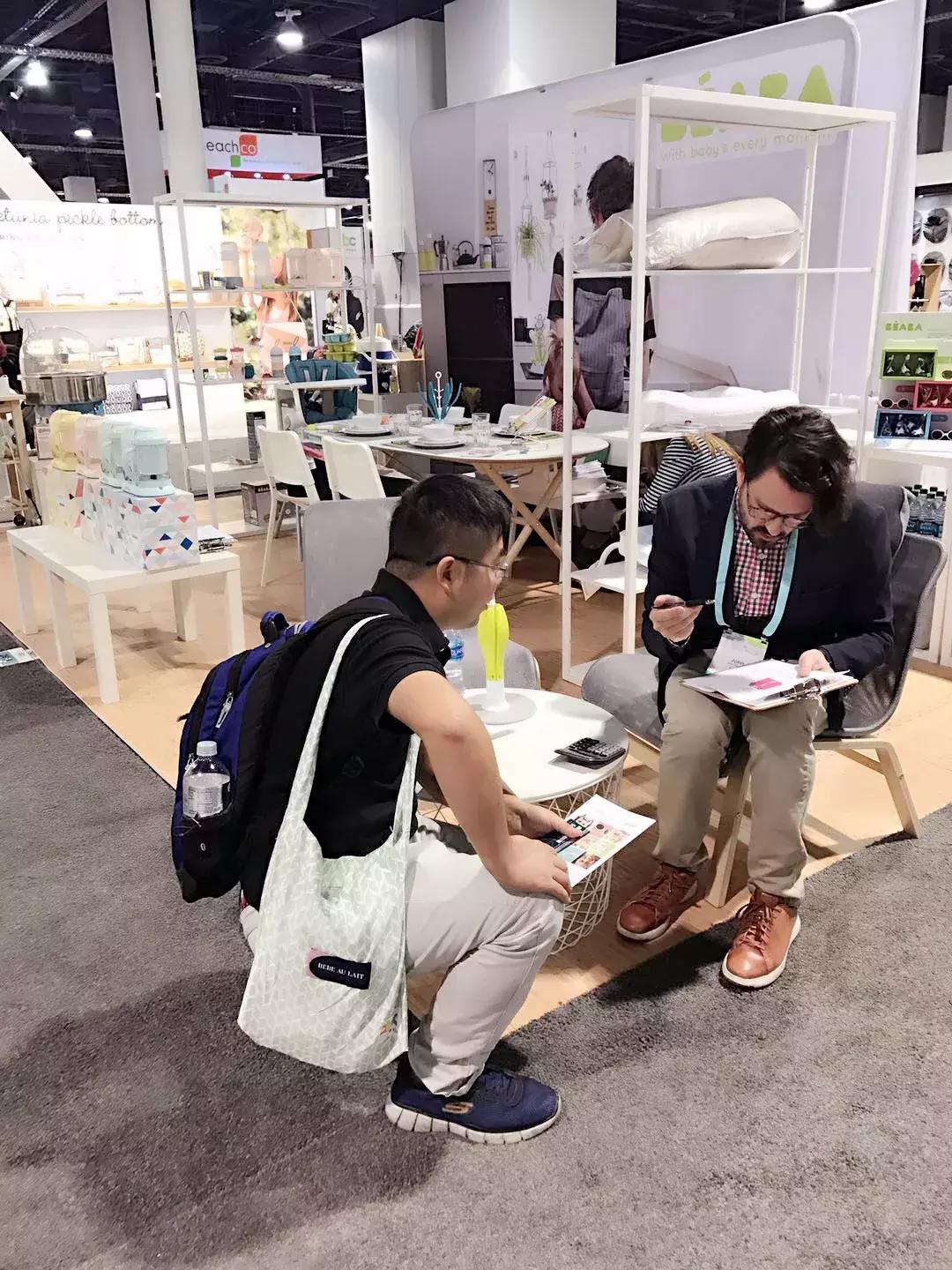 郑州耿直大妞美国开店,包下机舱,签了48个世界知名母婴品牌代理