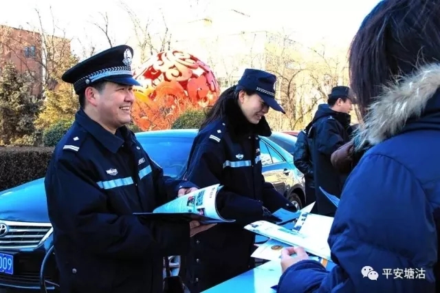 110警察接话日常,110警察来了