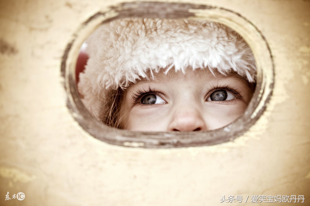 婴儿眼屎多总是糊住眼睛睁不开,婴儿眼屎黄粘稠睁不开用湿巾擦