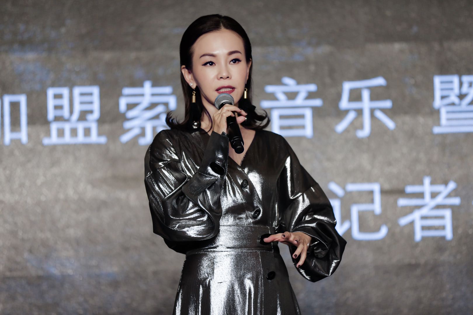 台湾铁肺歌手彭佳慧代表歌曲,索尼音乐彭佳慧